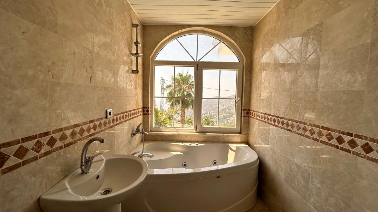 Villa Ambiance Delux With A Private Pool And A View *